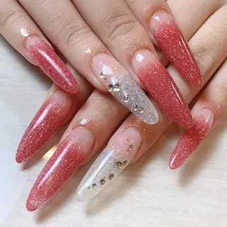 ロング .. momoko🕊のネイルデザイン