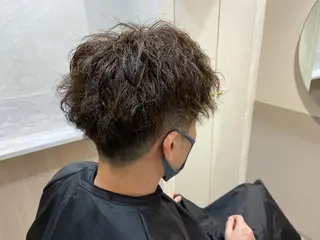 カラー パーマ メンズ チナツ ，のヘアスタイル