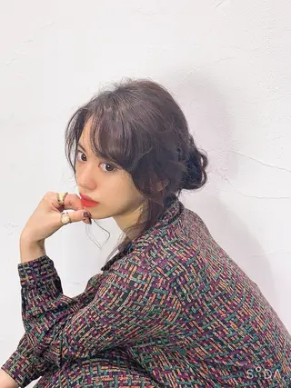 ロング カラー ヘアアレンジ ミドウチ アヤカのヘアスタイル