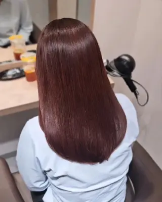 ミディアム カラー 縮毛矯正をしている人 のためのカラーのヘアスタイル