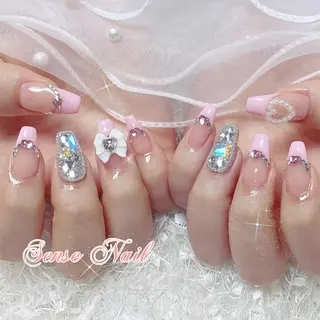 キッズ ヘアアレンジ メンズ パーマ カラー ロング ネイル アイブロウ マツエク・マツパ Bunny 🐰のネイルデザイン