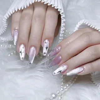 ネイル RAFFINE haru🦋🩵のネイルデザイン