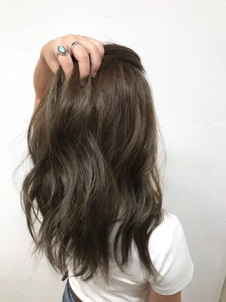 セミロング オカダ ノゾミのヘアスタイル