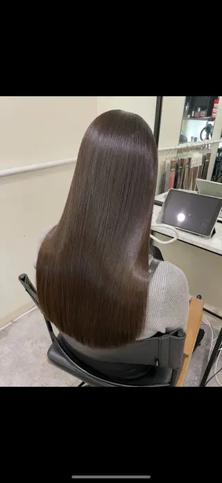 セミロング 髪質改善 H realのヘアスタイル