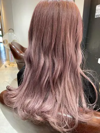 ロング カラー Avery SHINのヘアスタイル