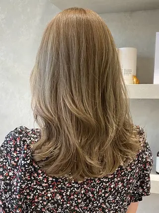 セミロング カラー manami (sibell)のヘアスタイル