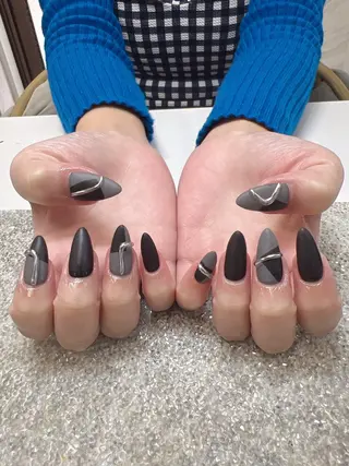 ネイル Guarendo錦糸町店所属・ガレンドウ 白澤 愛子のネイルデザイン