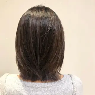 ミディアム カラー 森 邑奈のヘアスタイル