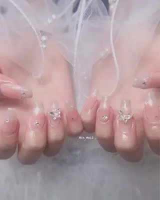 ネイル Hin Nailsのネイルデザイン