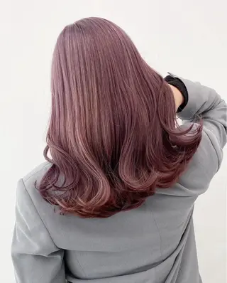 カラー ✩.*Aise⟡.· 艶カラー🐈‍⬛🩶のヘアスタイル