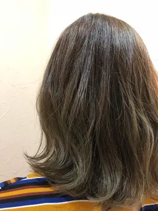 ミディアム カラー パーマ ヘアアレンジ IVY villa Suzu.のヘアスタイル