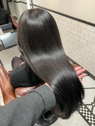 ロング カラー スズキ マユウのヘアスタイル