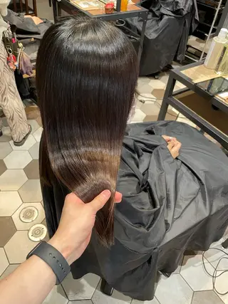 ロング 髪質改善、縮毛矯正 酸性縮毛矯正のヘアスタイル