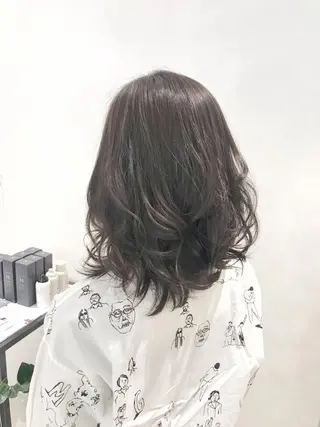 セミロング カラー 予約 停止のヘアスタイル