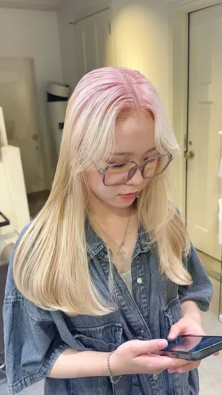 ロング カラー ヒロミ/ミルクティー /ブロンド/ピンクのヘアスタイル