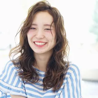 ミディアム カラー 🪐脱白髪染め 🪐松尾菜々美のヘアスタイル