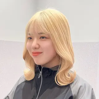 ミディアム カラー 🩵ブリーチカラー 🐈MIORI🩵のヘアスタイル