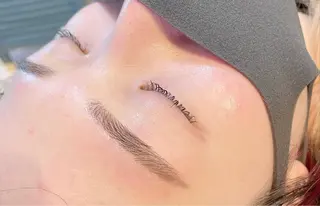 アイブロウ LINO所属・石井 美帆のマツエク・マツパデザイン