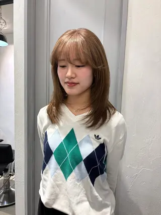 セミロング 盛れる透明感カラー・ momokaのヘアスタイル