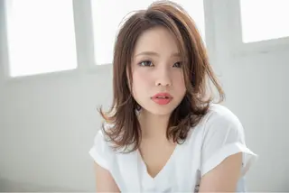 ミディアム 山下 尚美のヘアスタイル