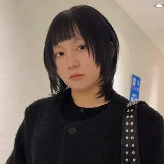 ミディアム 岸本 理希のヘアスタイル