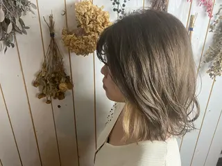 ミディアム カラー LILIS hair designのヘアスタイル