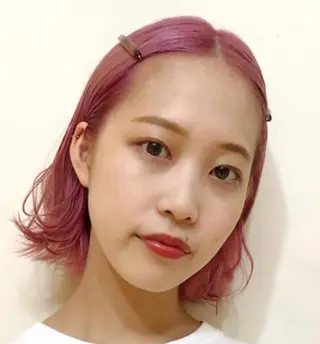 ショート カラー ブリーチ😼 ボブ✍️レイヤーのヘアスタイル
