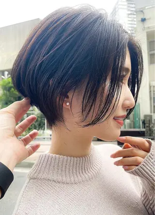 ショート カラー コテ巻き風パーマ 韓国風パーマ 無重力のヘアスタイル