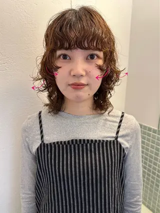 ミディアム パーマ 村岡 桃果のヘアスタイル