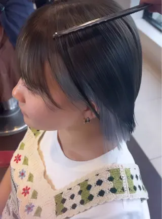 カラー 渡部 優衣のヘアスタイル