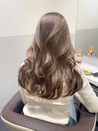 ロング カラー 〻ツヤハイトーン🩰 🤍HARUCAのヘアスタイル