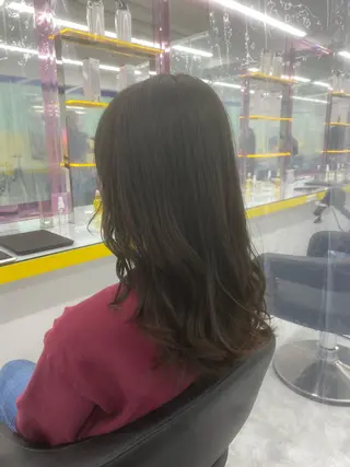 セミロング カラー パーマ ヘアアレンジ ネイル マツエク・マツパ 韓国風ベージュ🤎 赤みなし🌿横浜🤎のヘアスタイル