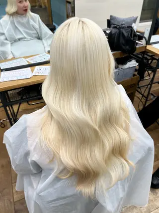 ロング カラー 抜きっぱなしブロンド /ハイトーン/カナタのヘアスタイル