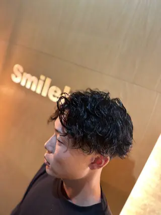 ショート フェードとパーマ特化 小池 魔裟斗のヘアスタイル