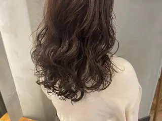 ミディアム カラー パーマ ヘアアレンジ 顔周りカット・相談 レイヤーも◎しずくのヘアスタイル