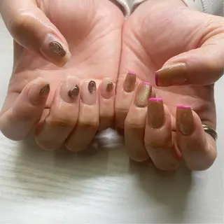 ショート カラー ネイル Nailsalon Calmeのネイルデザイン