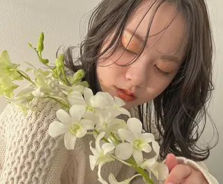 ミディアム カラー パーマ ヘアアレンジ 🫧umu.🫧韓国 /レイヤー/ハッシュのヘアスタイル