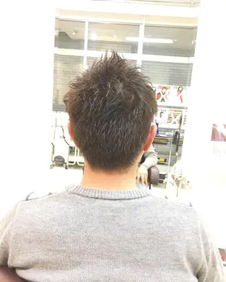 カラー メンズ 中村 よしひでのヘアスタイル
