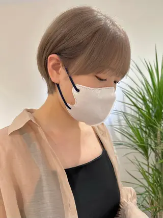 ショート カラー かえ🩶韓国ボブ🎀 透明感カラー🥣のヘアスタイル