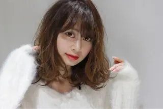 セミロング カラー 岡元 朗弘のヘアスタイル