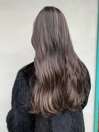 ロング カラー 安達 俊亮のヘアスタイル