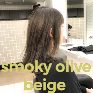 セミロング ハイトーン×レイヤー カットTAKUMIのヘアスタイル