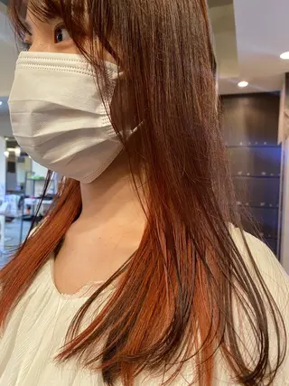 セミロング パーマ ヘアアレンジ メンズ キッズ ネイル mana 暖色カラーカットのヘアスタイル