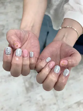ネイル 吉田 里菜のネイルデザイン