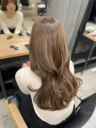 ロング 伊藤 莉奈　韓国ヘアのヘアスタイル