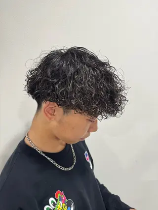 ショート パーマ 平尾/艶カラー/フェ ードカット/中川誠大のヘアスタイル