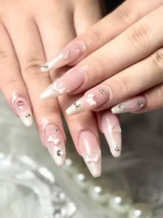 ネイル ルシイ🎀新宿長さ 出しパーツ専門店のネイルデザイン