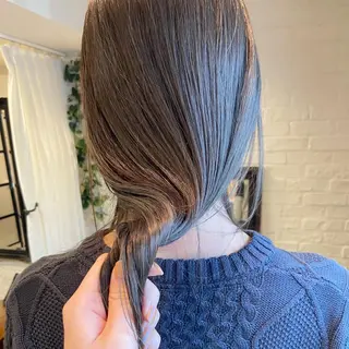 ロング カラー 吉川 愛美李のヘアスタイル