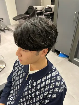 ミディアム パーマ メンズ 🐦‍🔥フェザーパ ーマ🐦‍🔥きるやのヘアスタイル