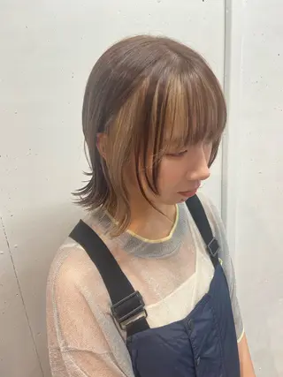 ミディアム カラー ウルフカット レイヤーカット上柿のヘアスタイル